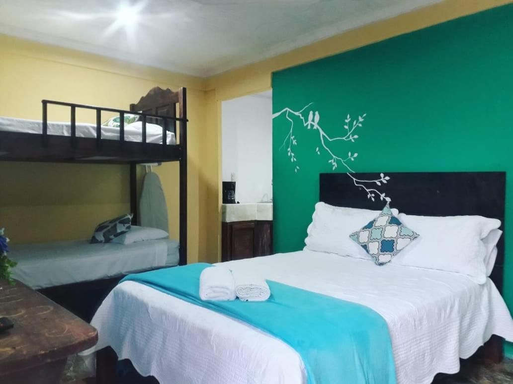 Hospedaje La Galerie Ciudad Cortes Ngoại thất bức ảnh