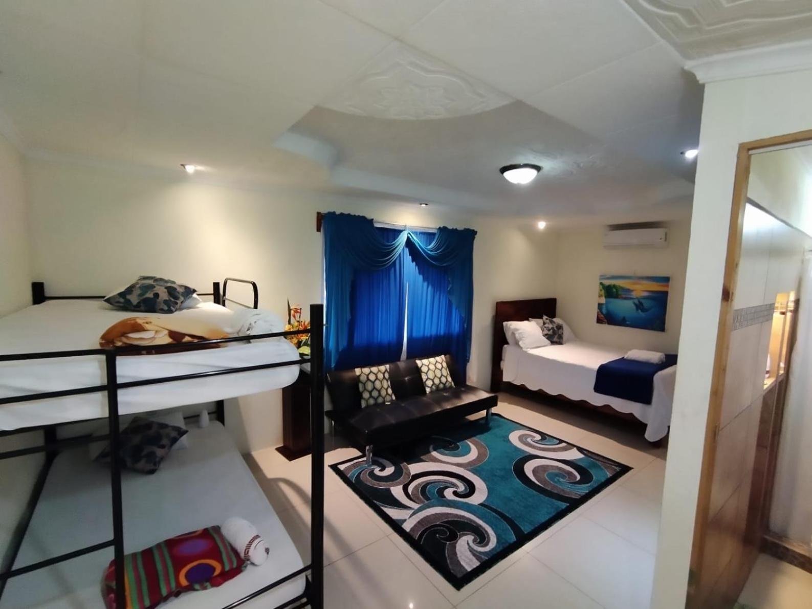 Hospedaje La Galerie Ciudad Cortes Phòng bức ảnh